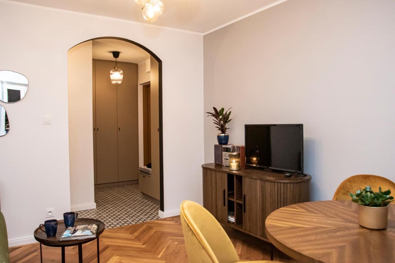 Apartament Przy Metrze Wierzbno Z Nuta Vintage วอร์ซอ ภายนอก รูปภาพ