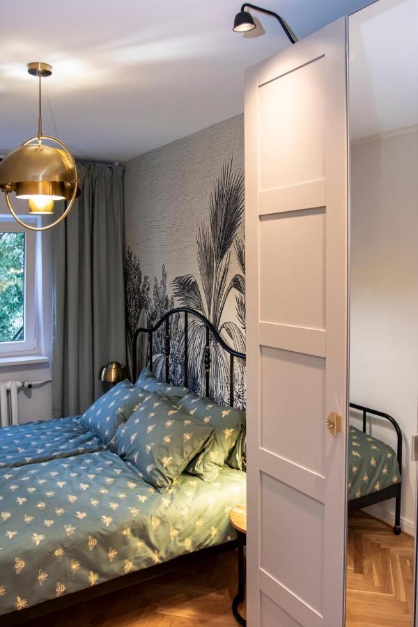 Apartament Przy Metrze Wierzbno Z Nuta Vintage วอร์ซอ ภายนอก รูปภาพ